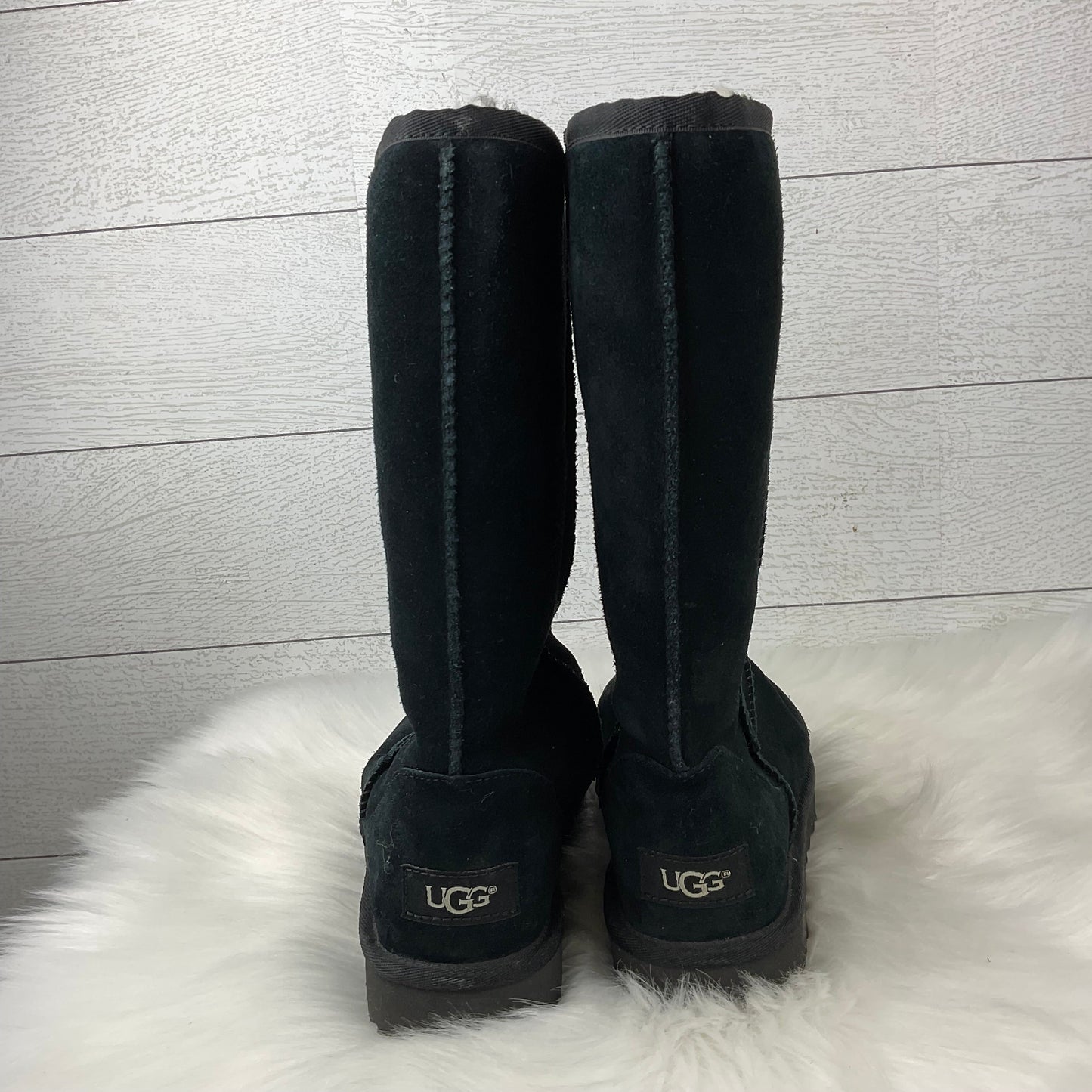 Boots Designer By Ugg In Black, Size: 5