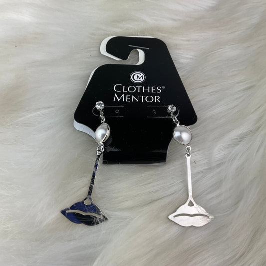 Earrings Dangle/drop Clothes Mentor