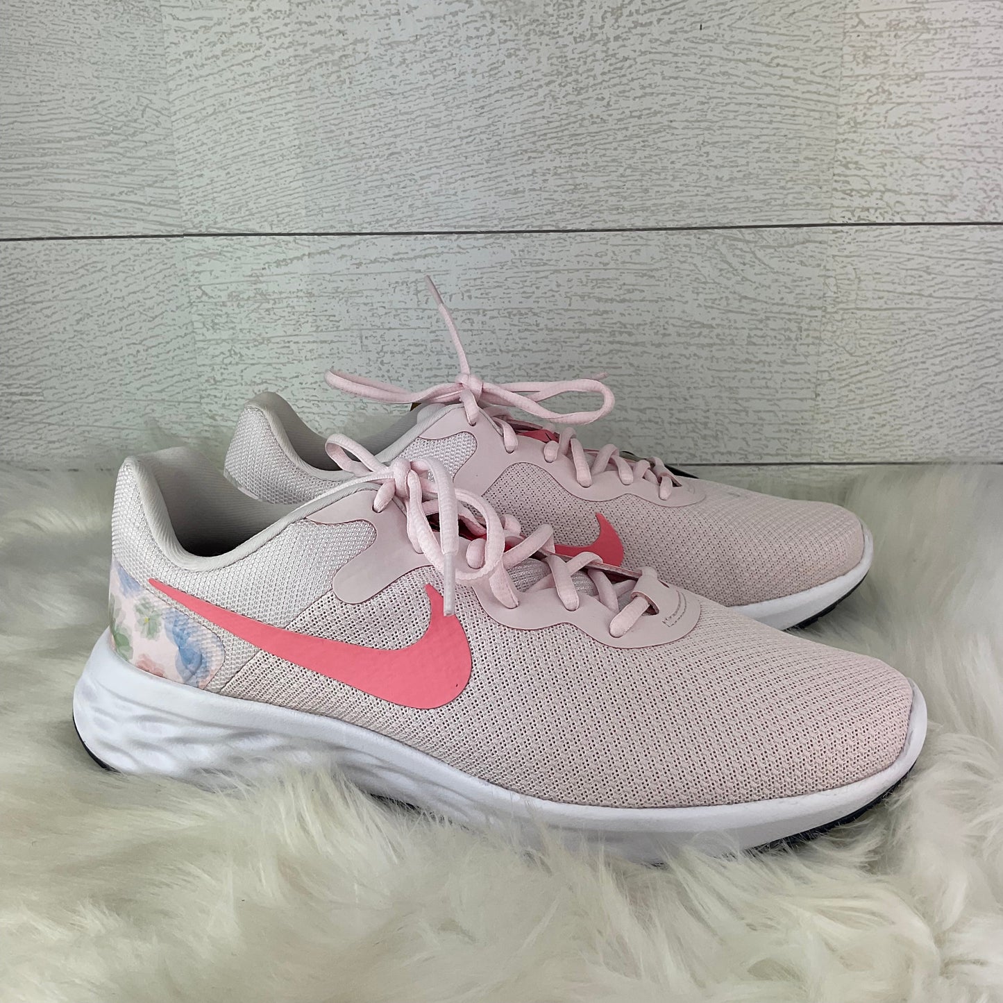 Shoes Athletic By Nike  Size: 11