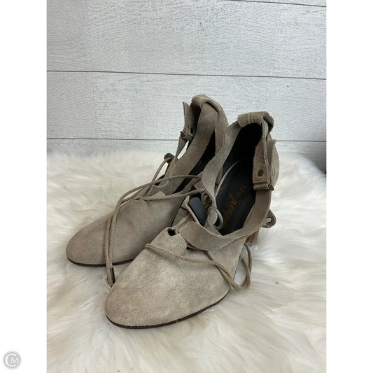 Shoes Heels Block By Free People In Beige, Size: 6
