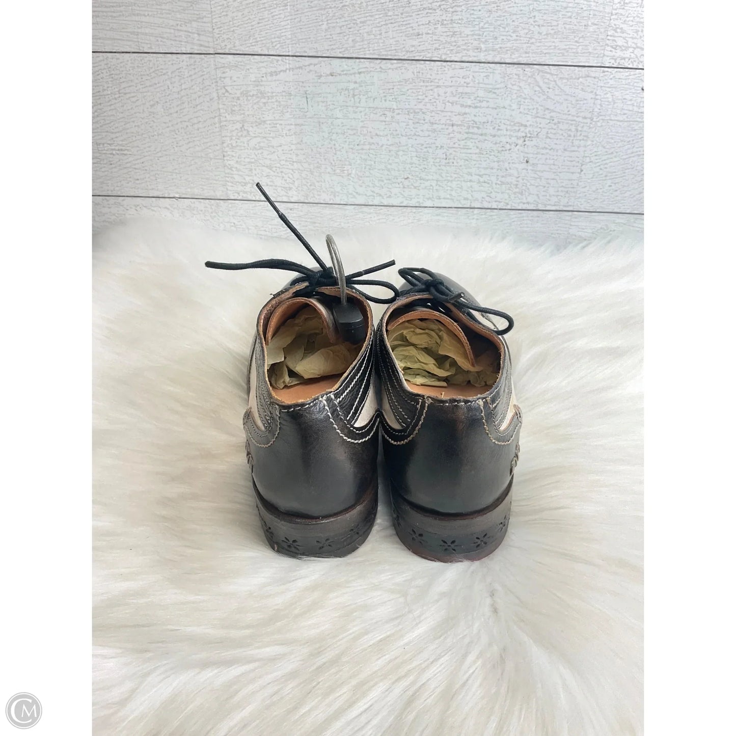 Shoes Sneakers By Bed Stu In Black & White, Size: 7