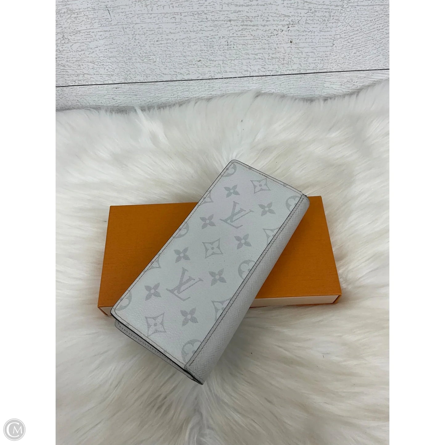 Wallet Luxury Designer By Louis Vuitton, Size: Medium