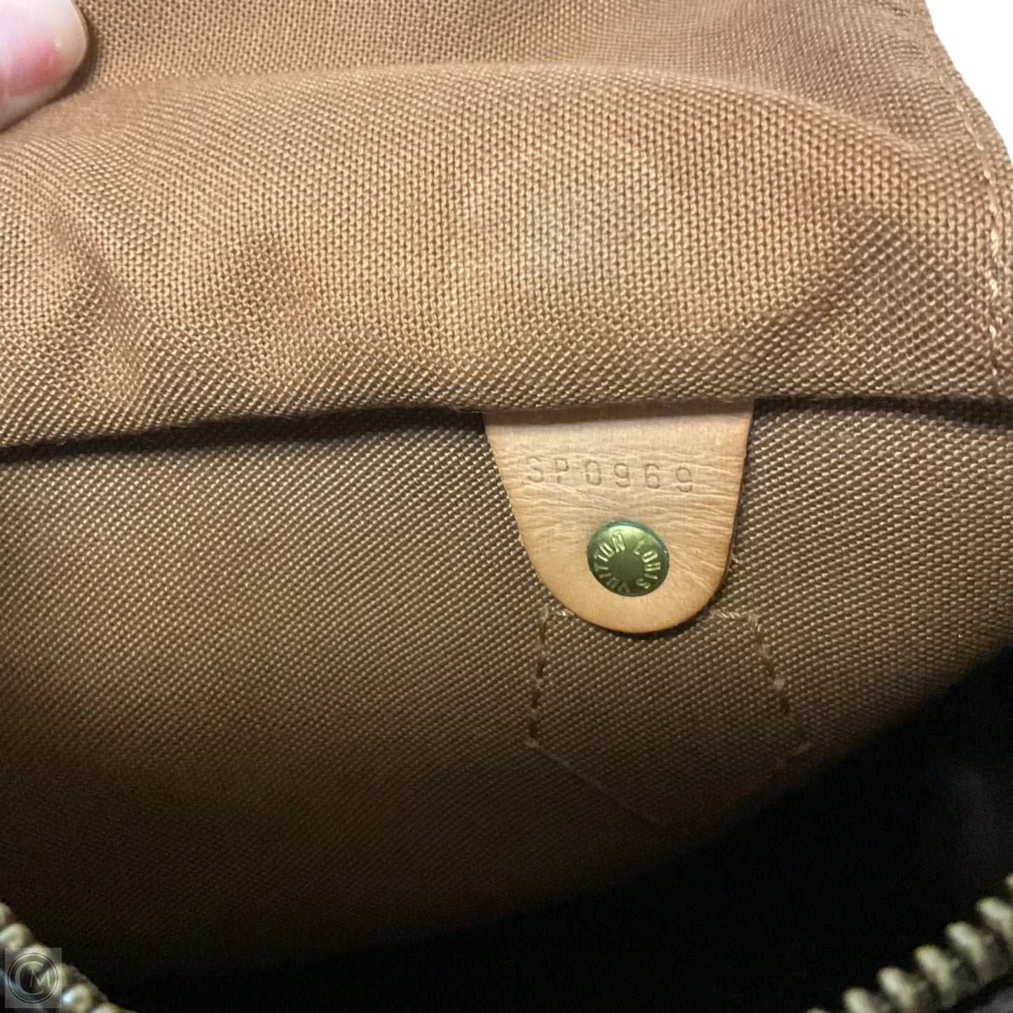 Handbag Luxury Designer By Louis Vuitton, Size: Medium