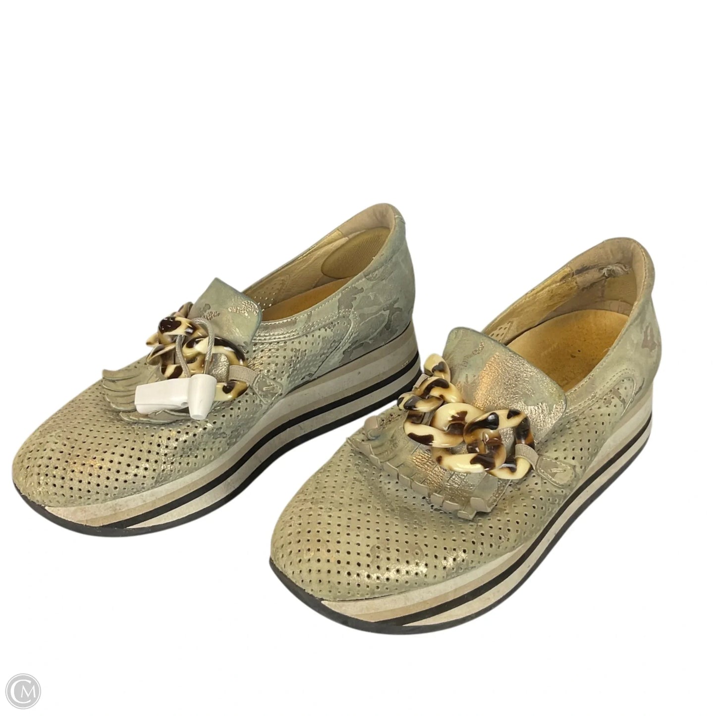 Shoes Sneakers By Clothes Mentor In Green, Size: 7.5