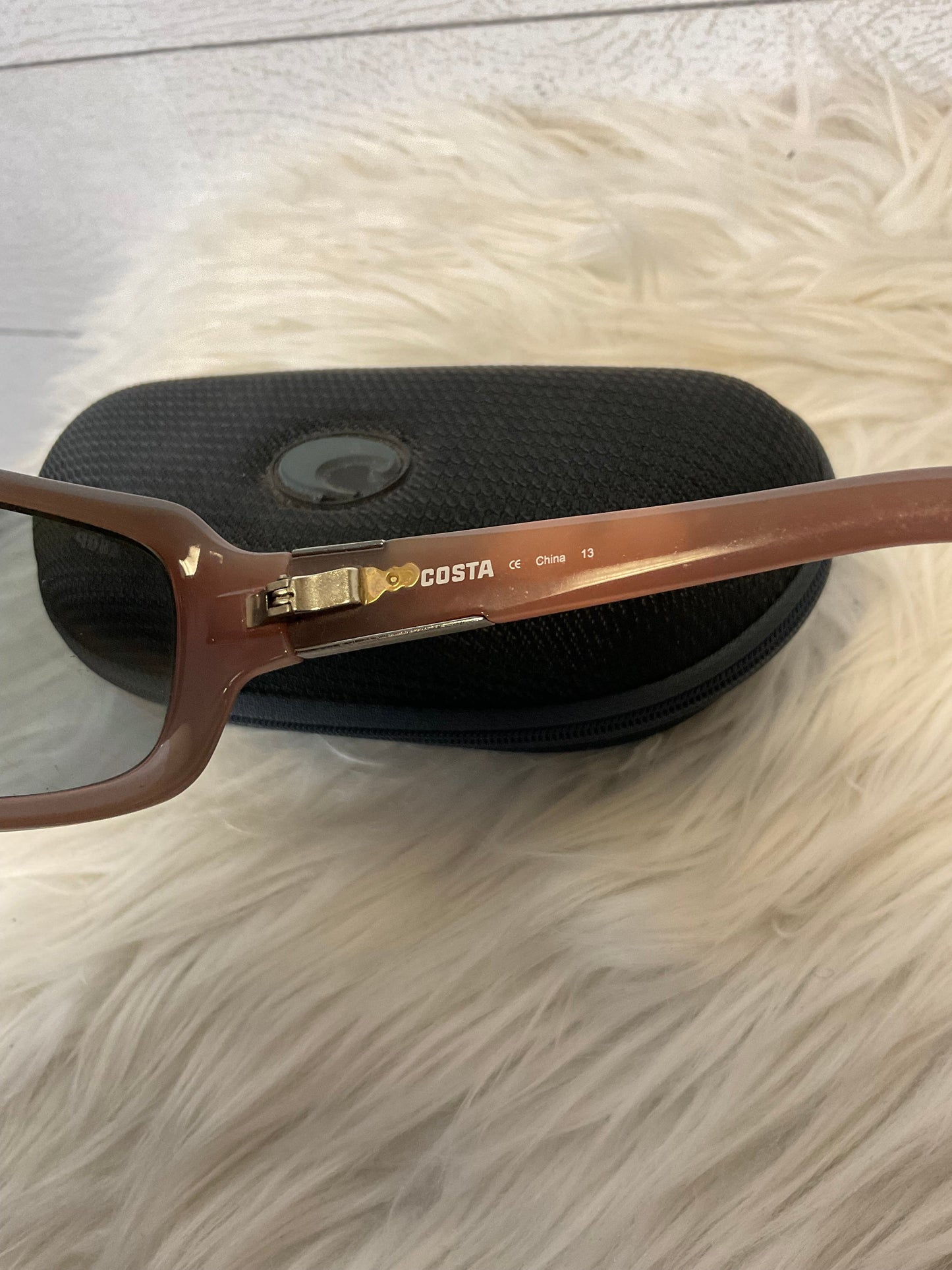 Sunglasses Designer By Clothes Mentor, Size: Medium