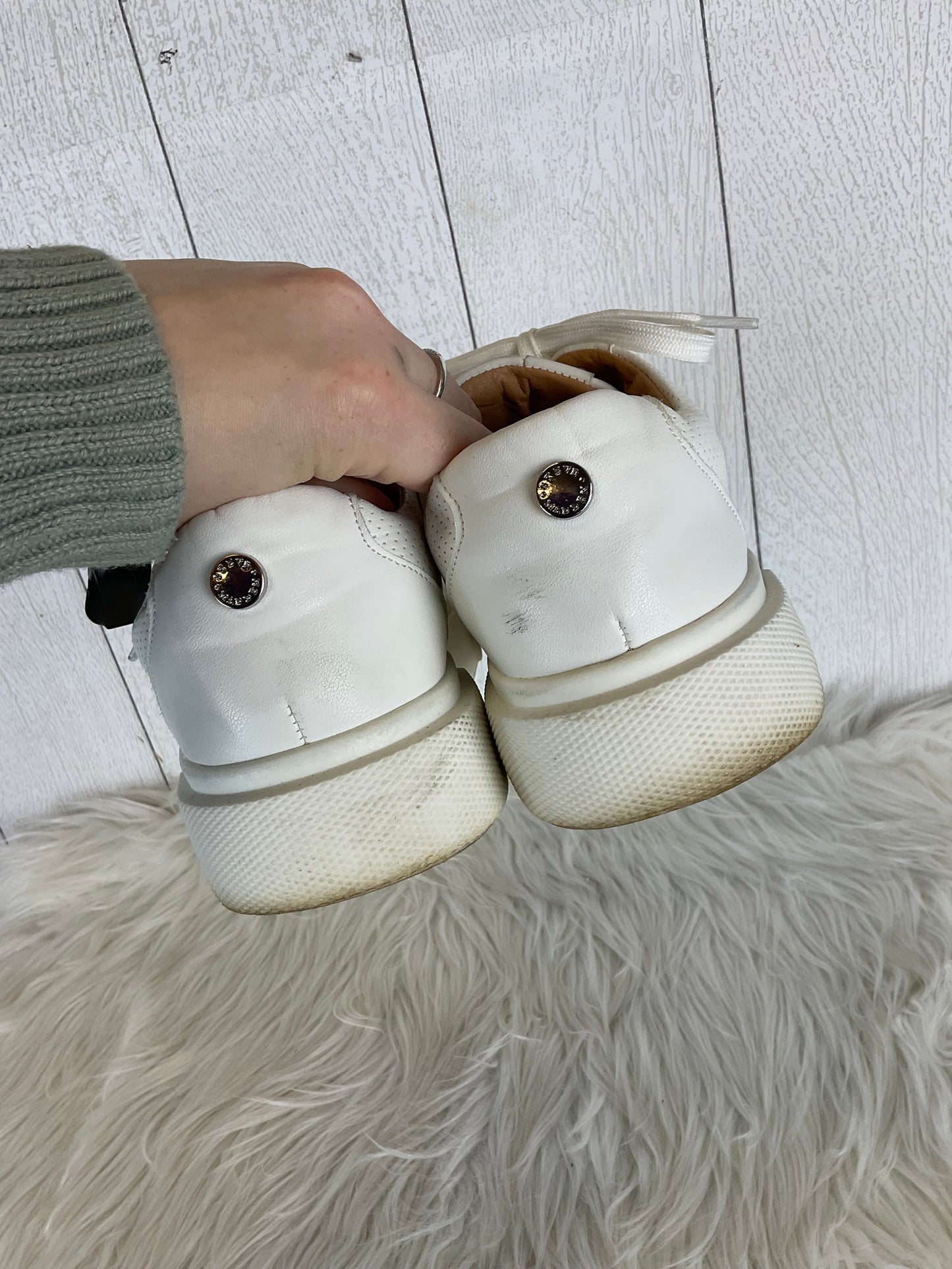 Shoes Sneakers By Steve Madden In White, Size: 7.5