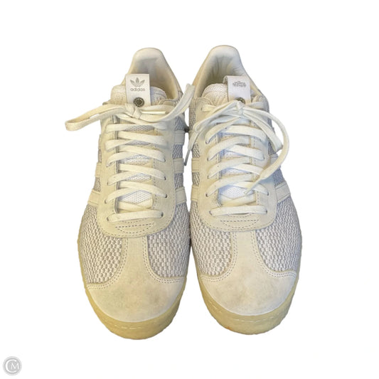 Shoes Athletic By Adidas In White, Size: 7.5