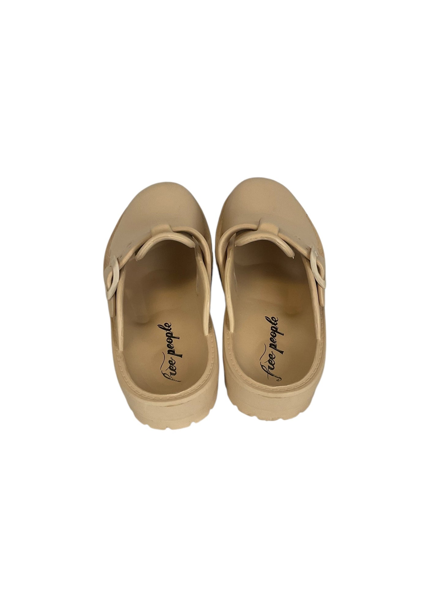 Shoes Flats By Free People In Beige, Size: 6