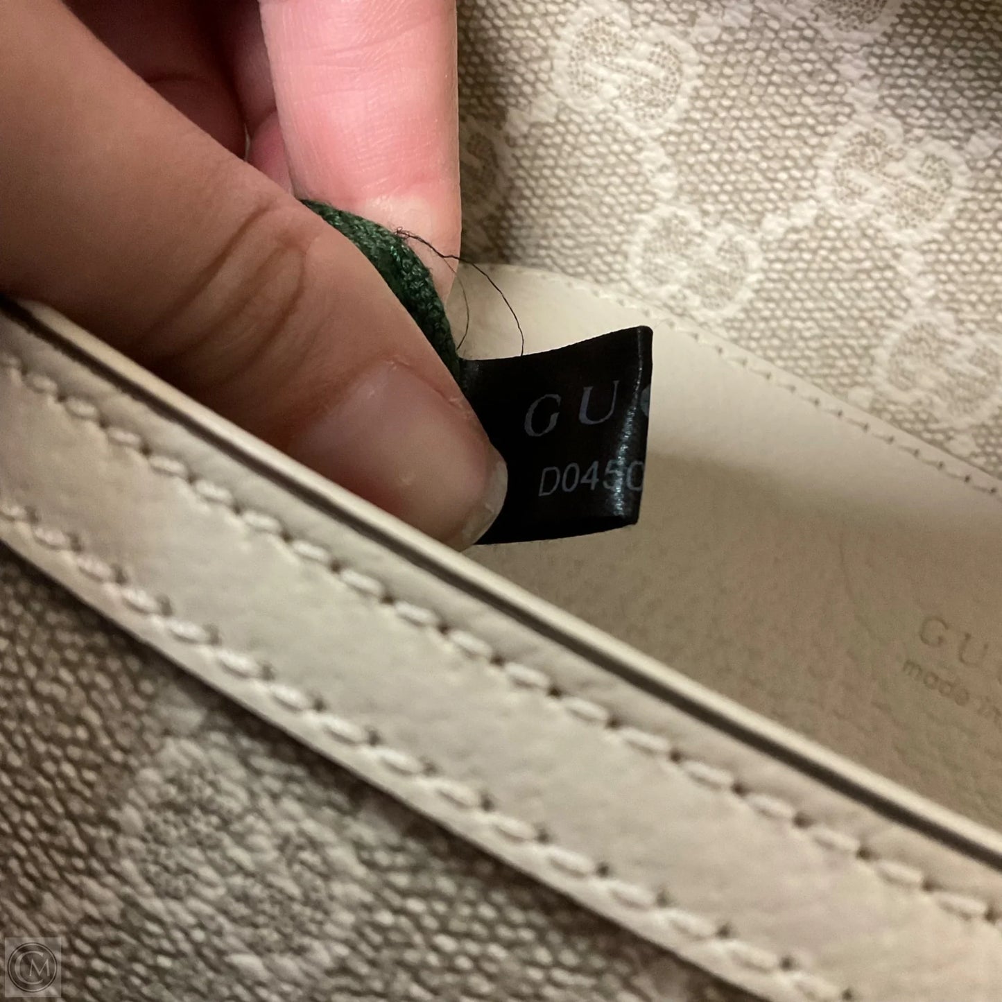 Crossbody Luxury Designer By Gucci, Size: Small