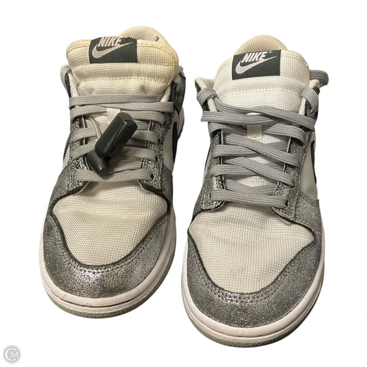Shoes Sneakers By Nike In Silver, Size: 8