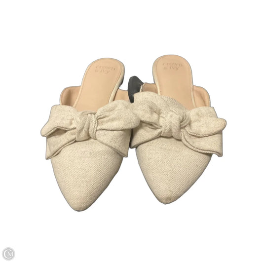 Shoes Flats By Crown And Ivy In Cream, Size: 9