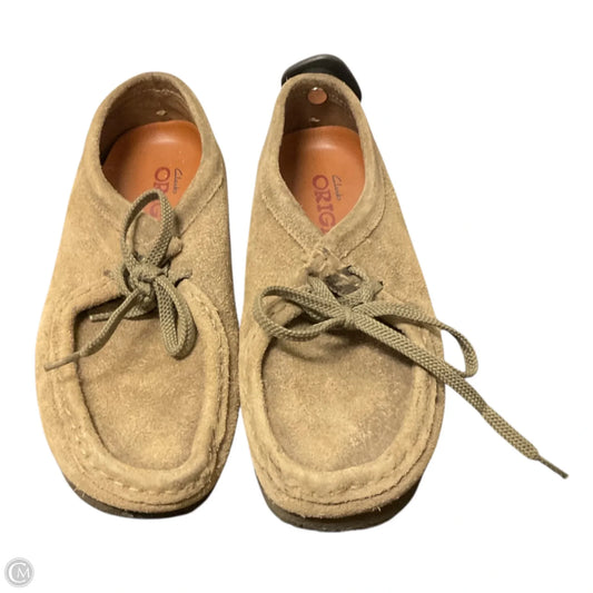 Shoes Flats By Clarks In Brown, Size: 7