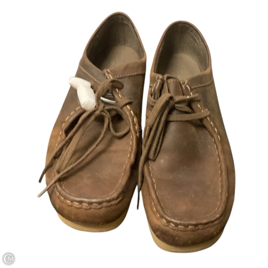 Shoes Flats By Clarks In Brown, Size: 9.5