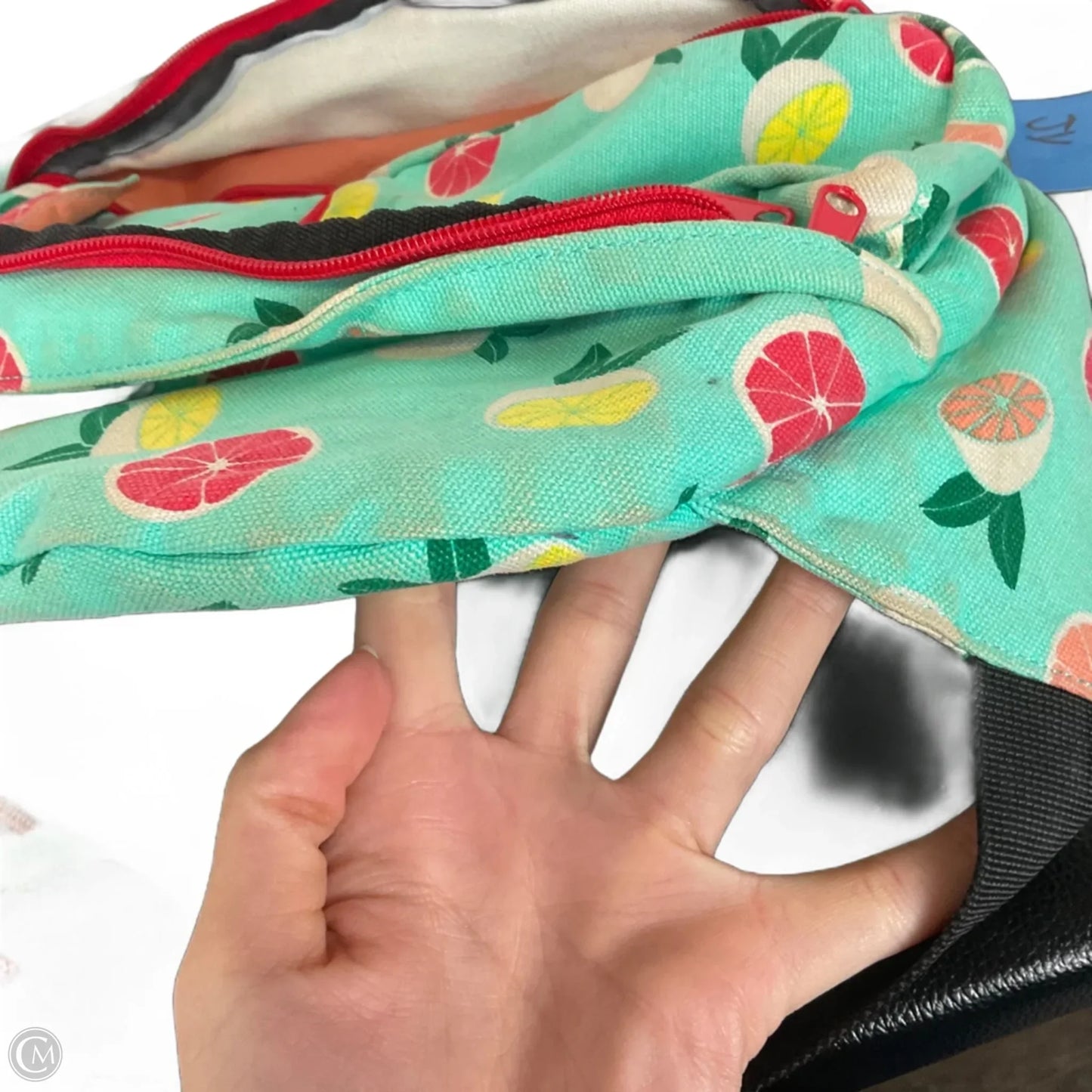 Crossbody By Kavu, Size: Medium