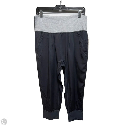 Move Me Crop Athletic Capris By Lululemon In Black & Grey, Size: 10