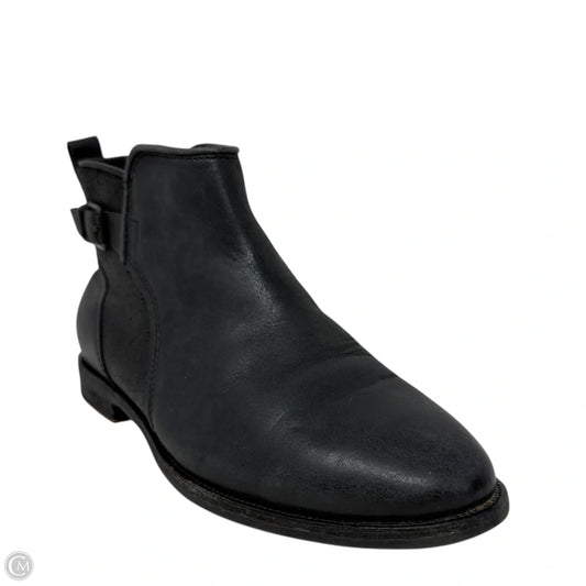 Demi Ankle Boots Designer By Ugg In Black, Size: 5