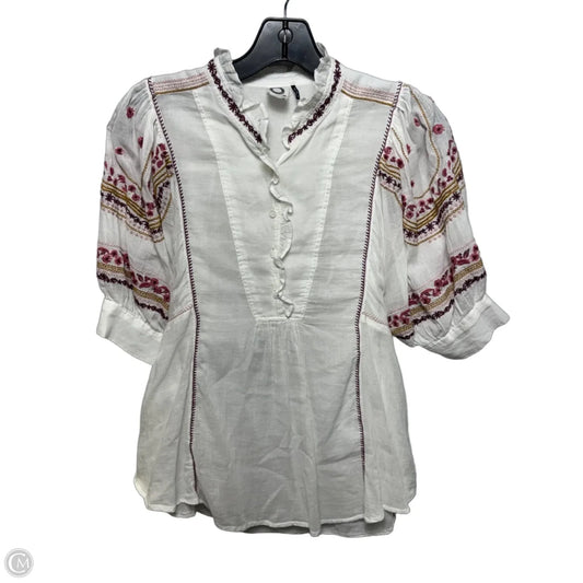 Top Short Sleeve By Akemi And Kin In White, Size: S