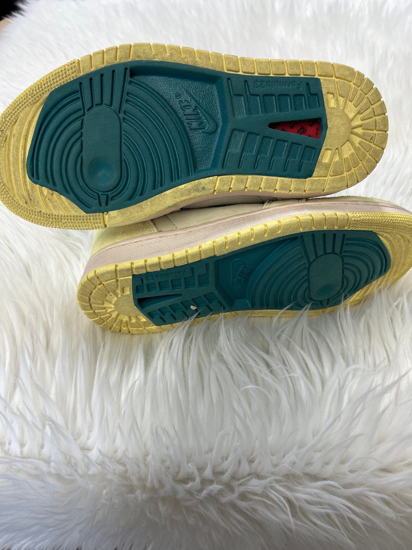 Shoes Athletic By Nike In Yellow, Size:6.5