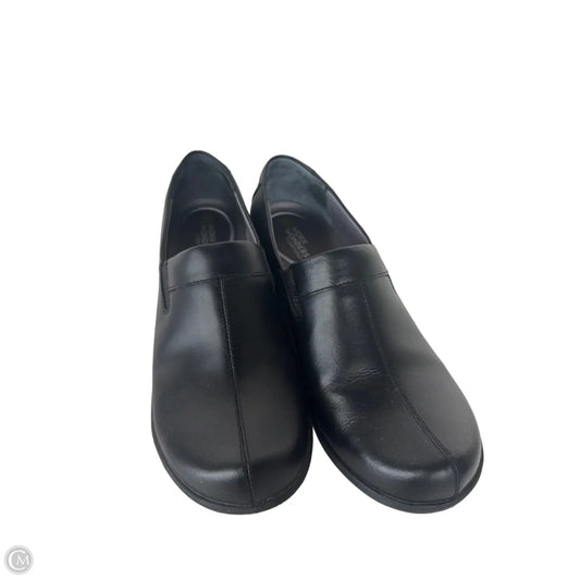Shoes Flats By Dansko In Black, Size: 10.5