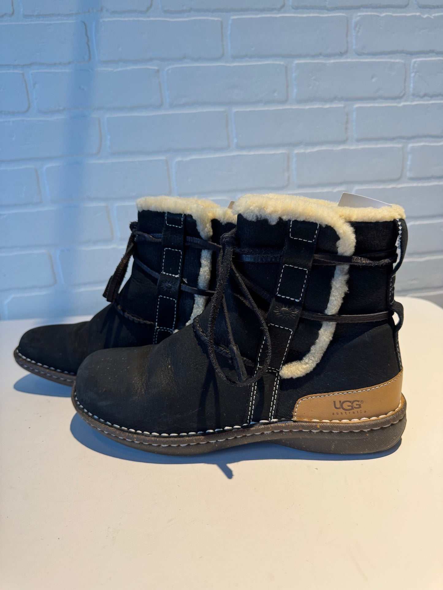 Boots Designer By Ugg In Black & Cream, Size: 8