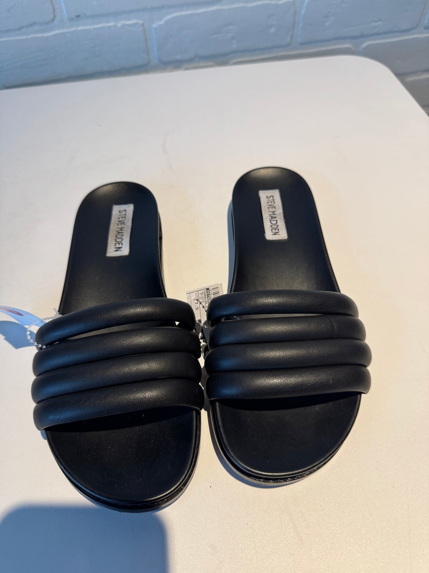 Sandals Flats By Steve Madden In Black, Size: 7.5