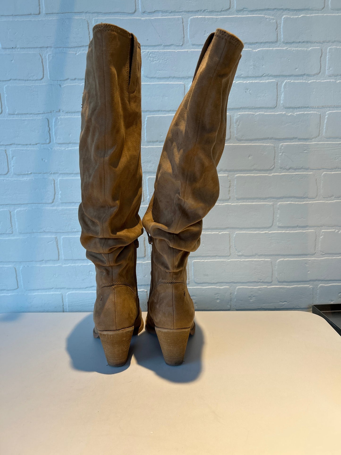 Boots Knee Heels By Cmc In Tan, Size: 10