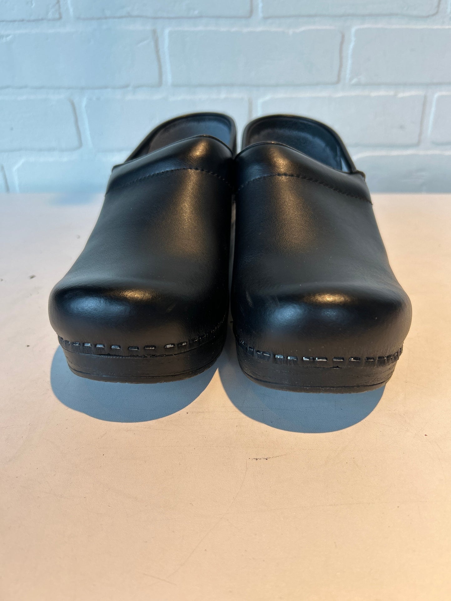 Shoes Heels Wedge By Dansko In Black, Size: 8.5