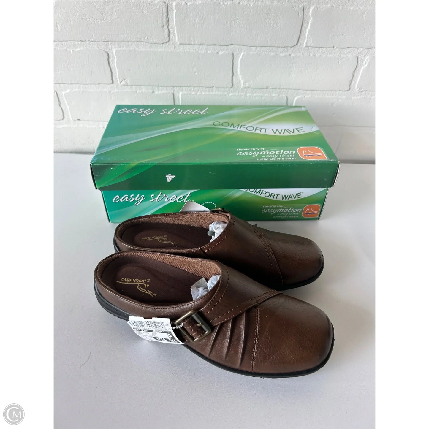 Shoes Flats By Easy Spirit In Brown, Size: 6