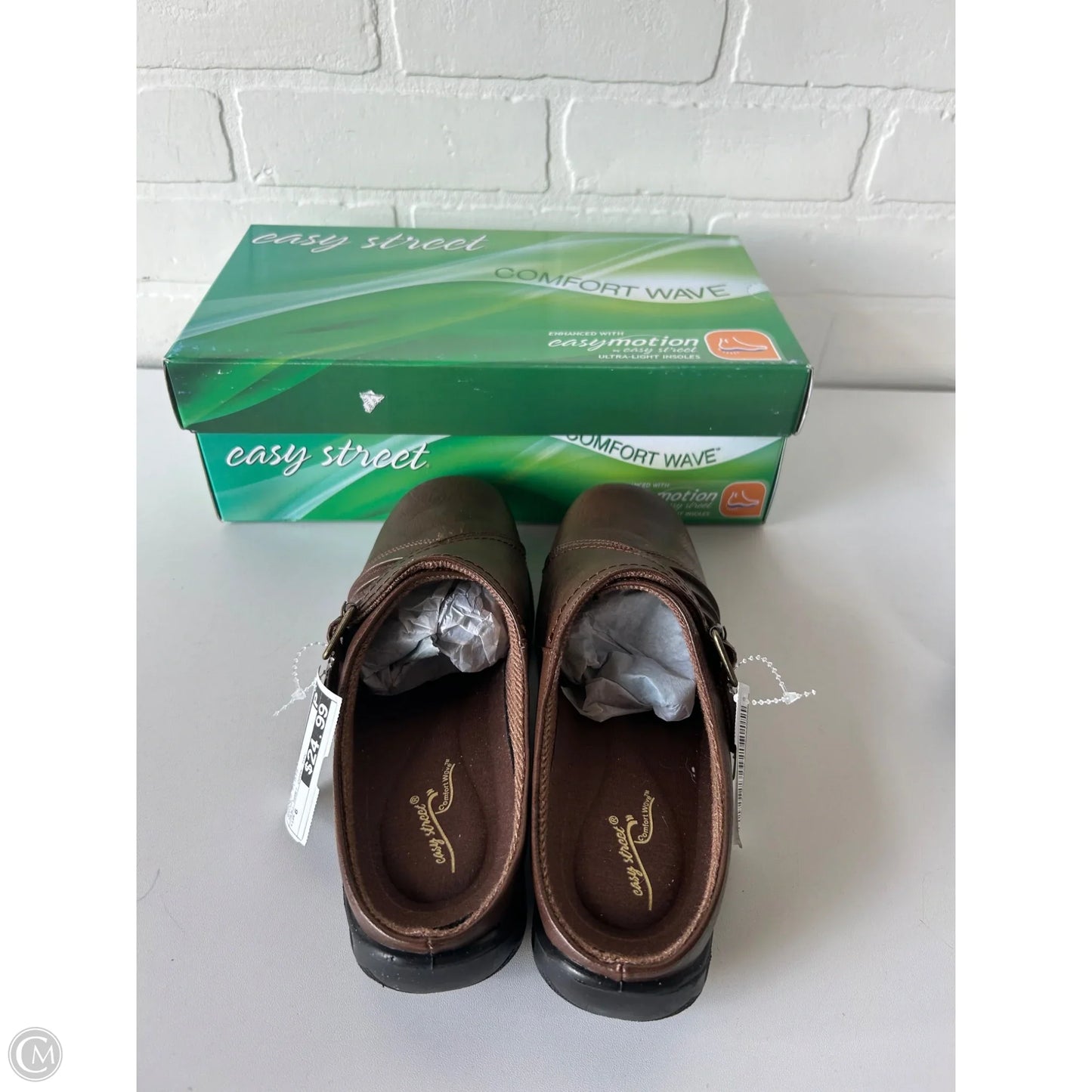 Shoes Flats By Easy Spirit In Brown, Size: 6