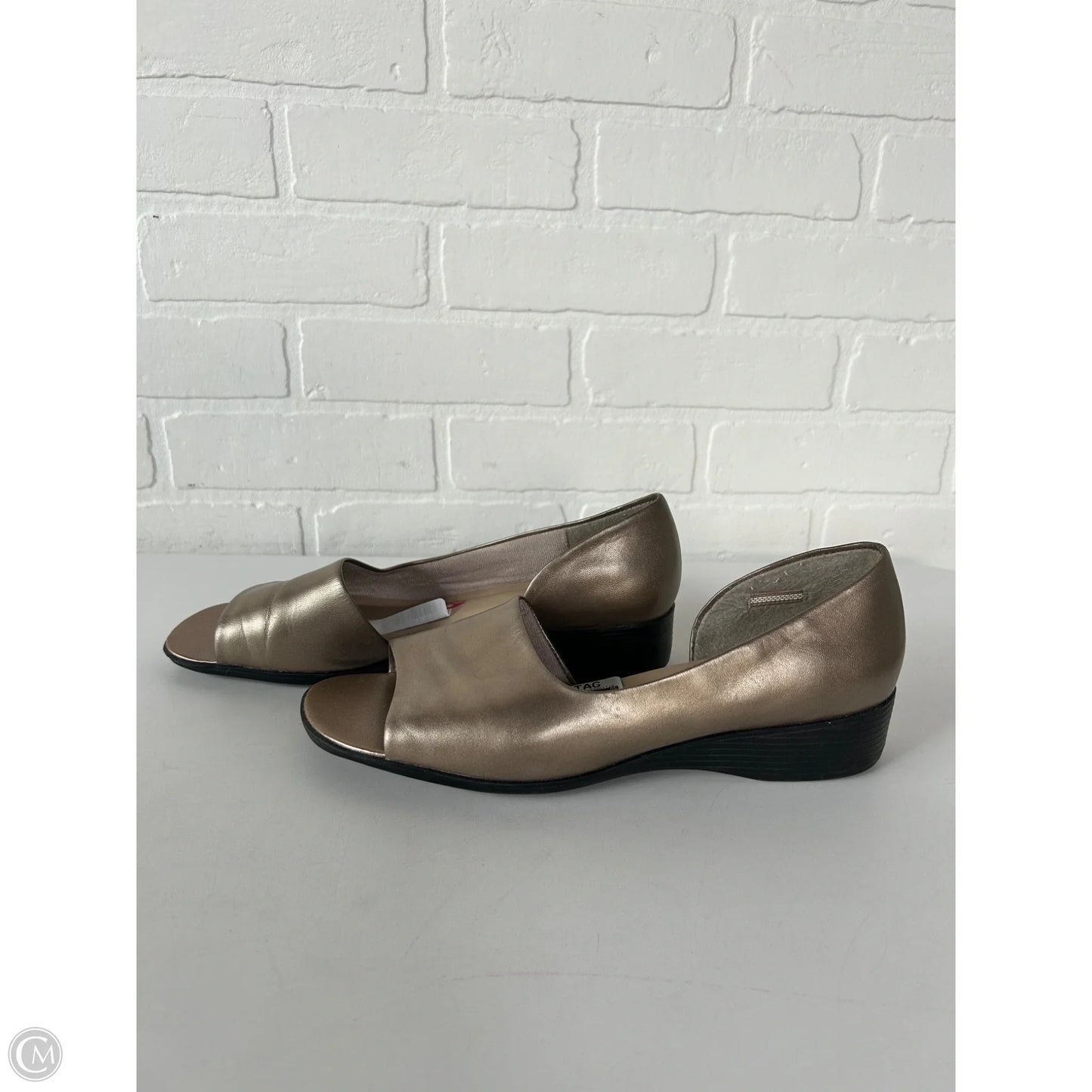 Shoes Flats By Life Stride In Gold, Size: 11