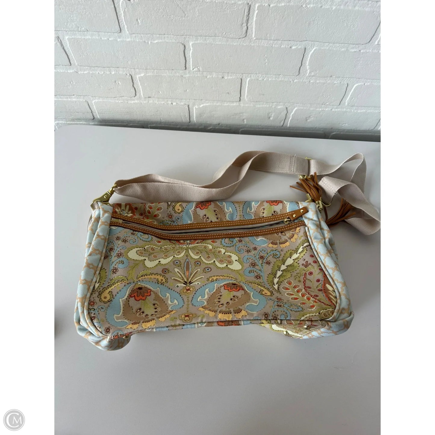 Tote By Clothes Mentor, Size: Medium