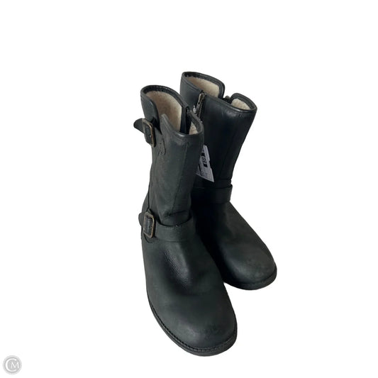 Boots Designer By Ugg In Black, Size: 8