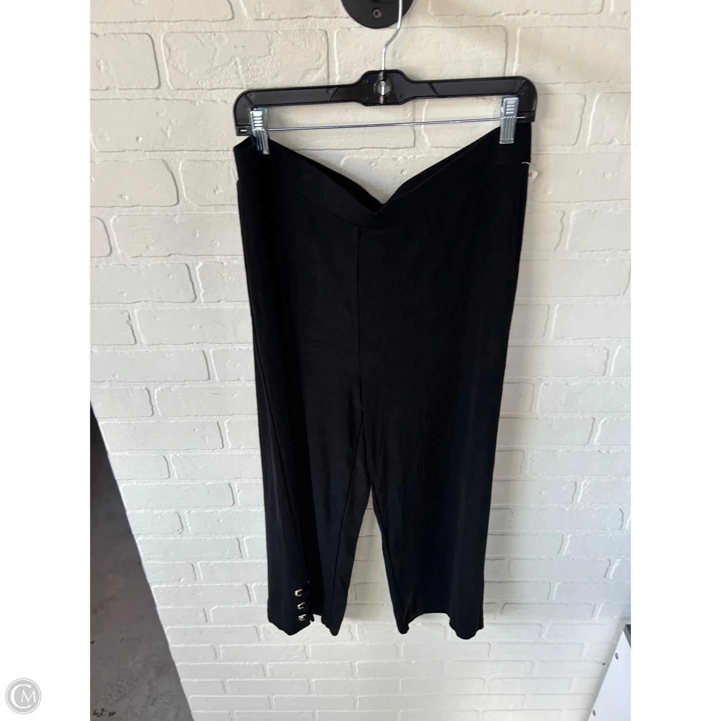 Capris By Chicos In Black & Gold, Size: 12