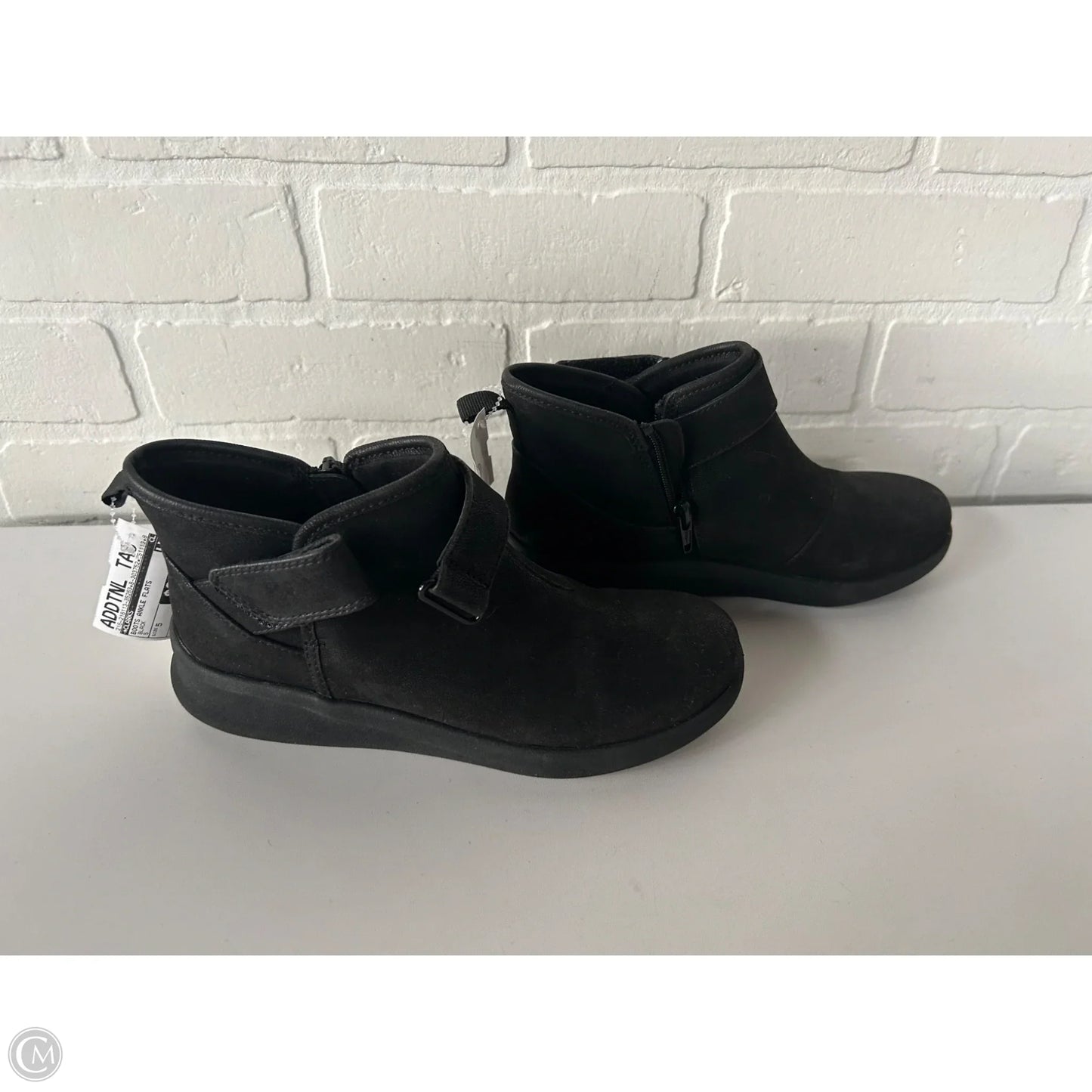 Boots Ankle Flats By Clarks In Black, Size: 5