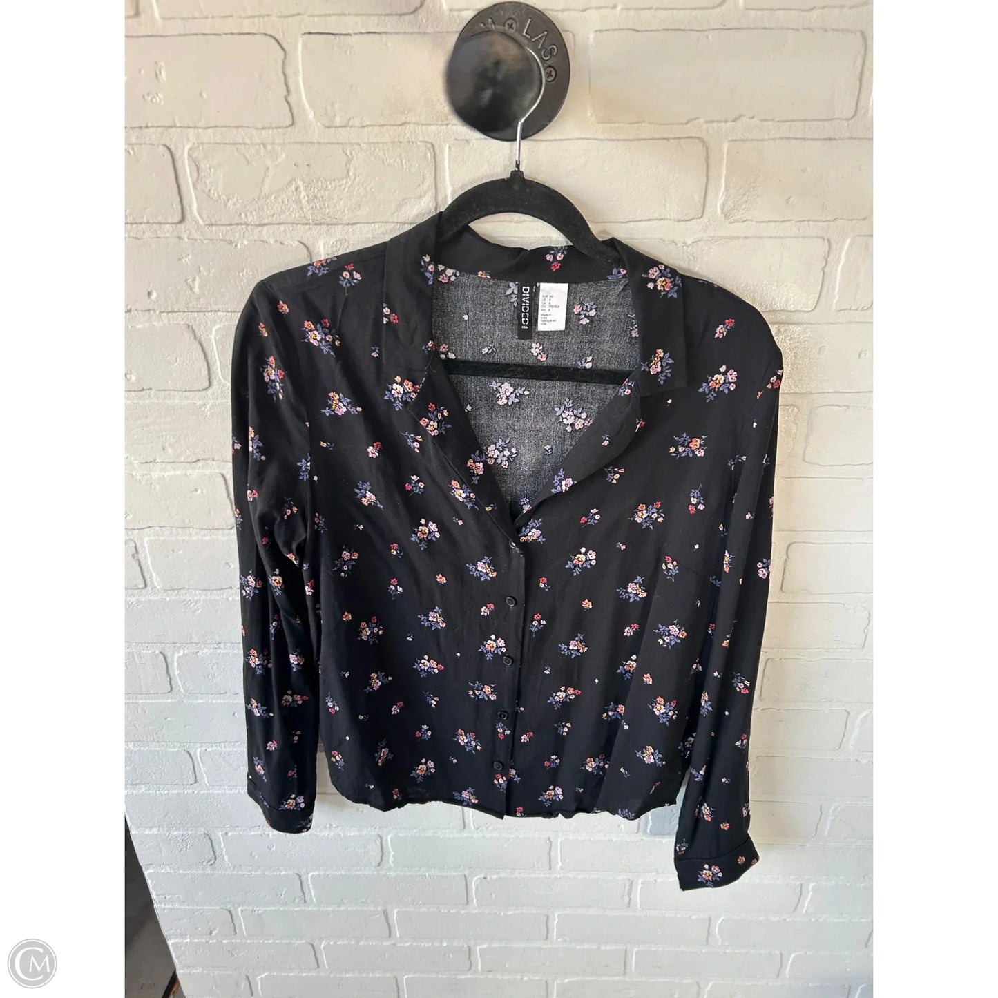 Top Long Sleeve By Divided In Black & Purple, Size: M