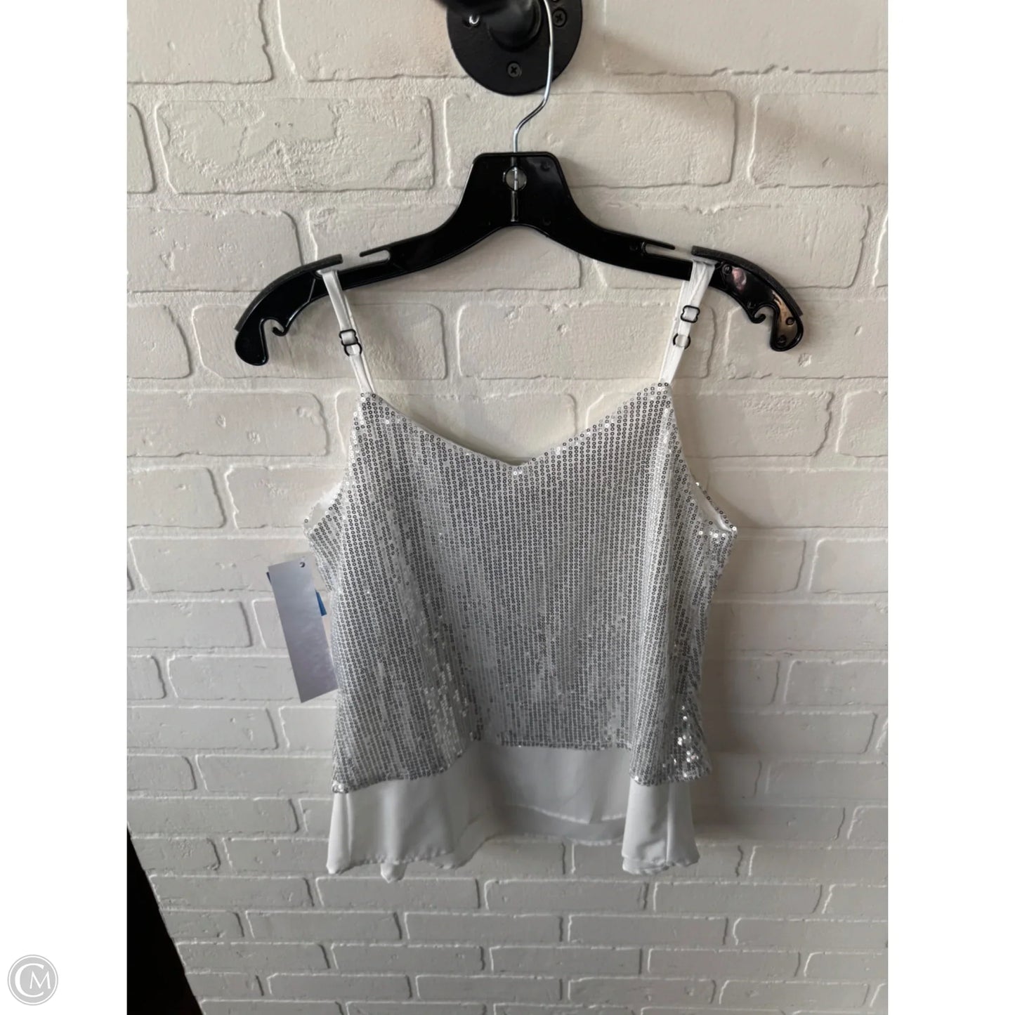 Top Sleeveless By Cme In Silver & White, Size: S