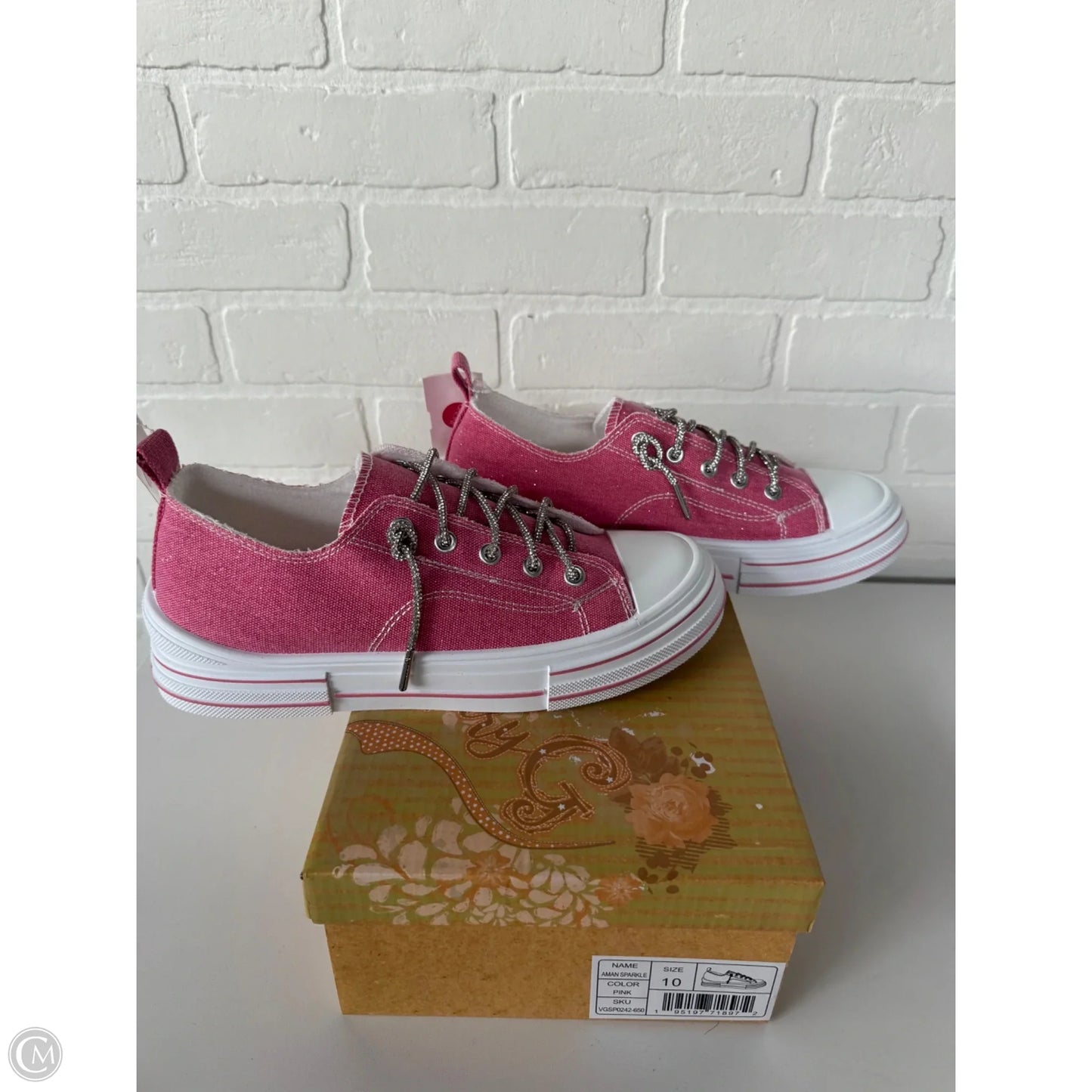 Shoes Sneakers By Very G In Pink & White, Size: 10