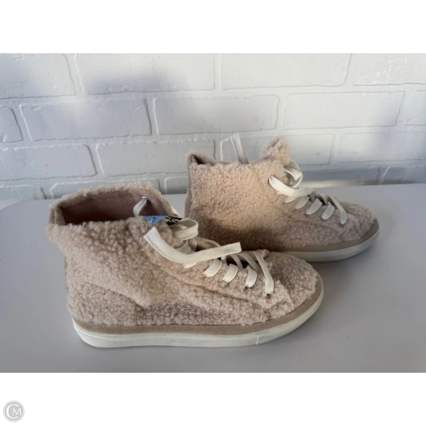 Shoes Sneakers By Aqua In Cream, Size: 6.5