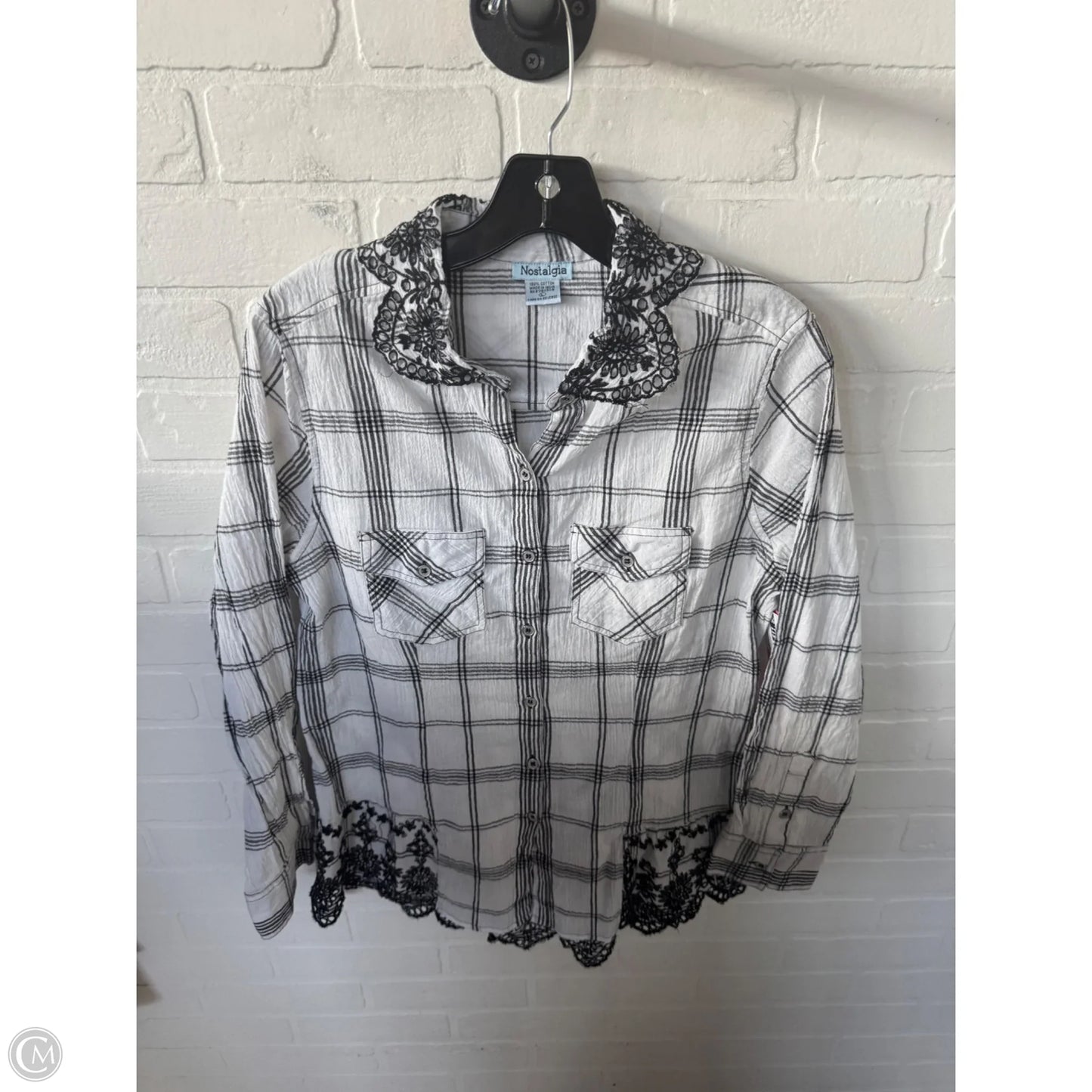 Top Long Sleeve By Clothes Mentor In Black & White, Size: L