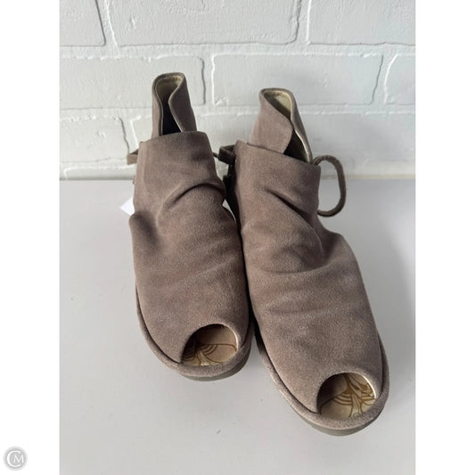 Sandals Heels Wedge By Fly London In Taupe, Size: 6.5