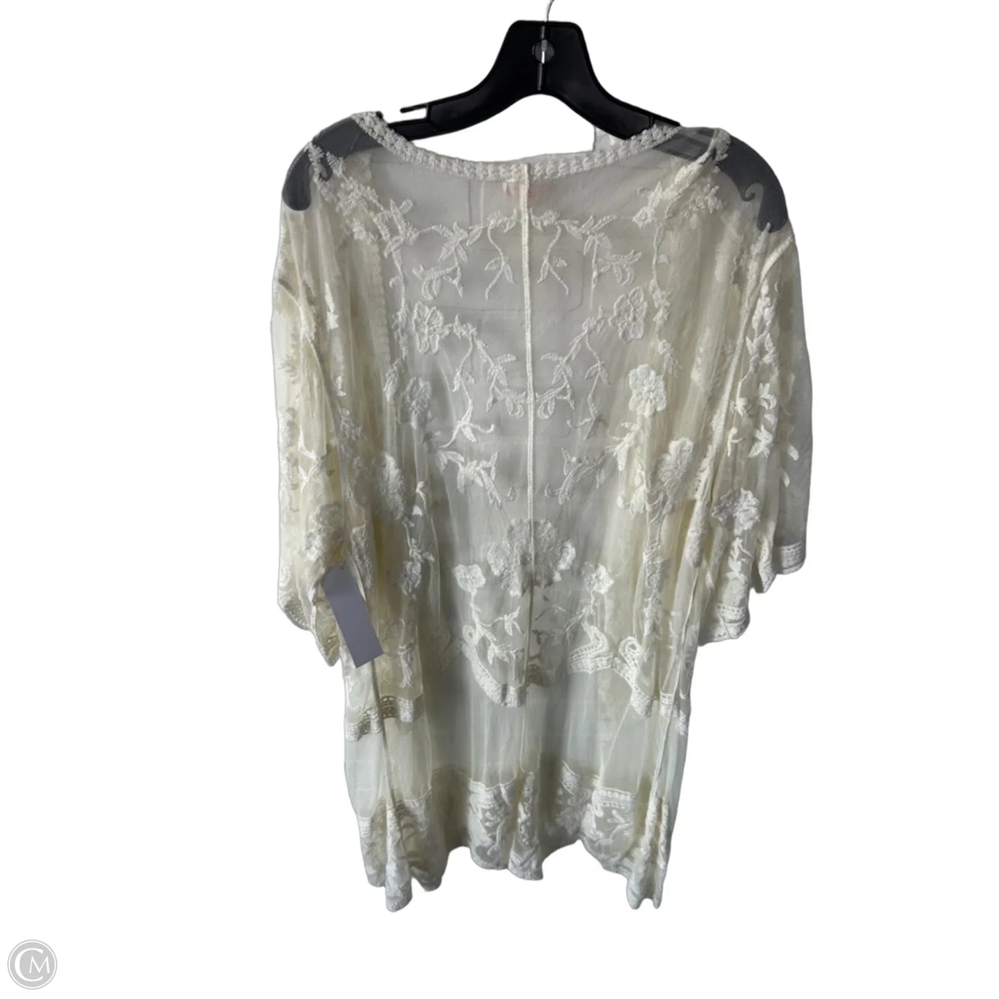 Kimono By Clothes Mentor In Cream, Size: M