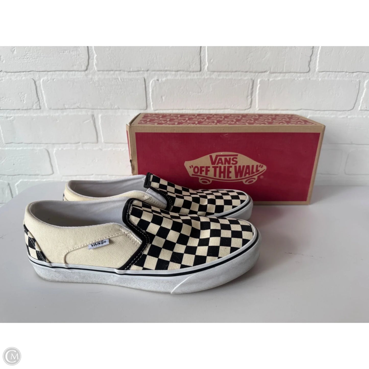 Shoes Sneakers By Vans In Black & Cream, Size: 9.5