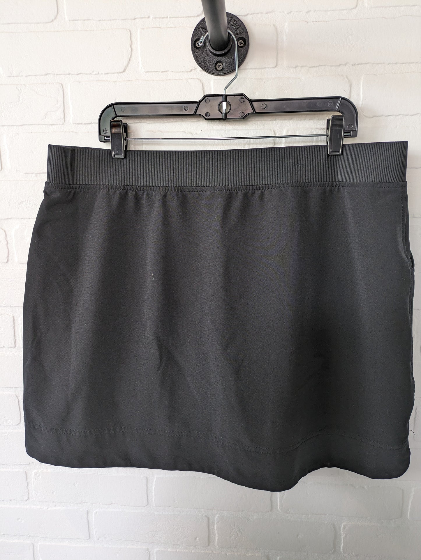 Black Athletic Skirt 32 Degrees, Size 16