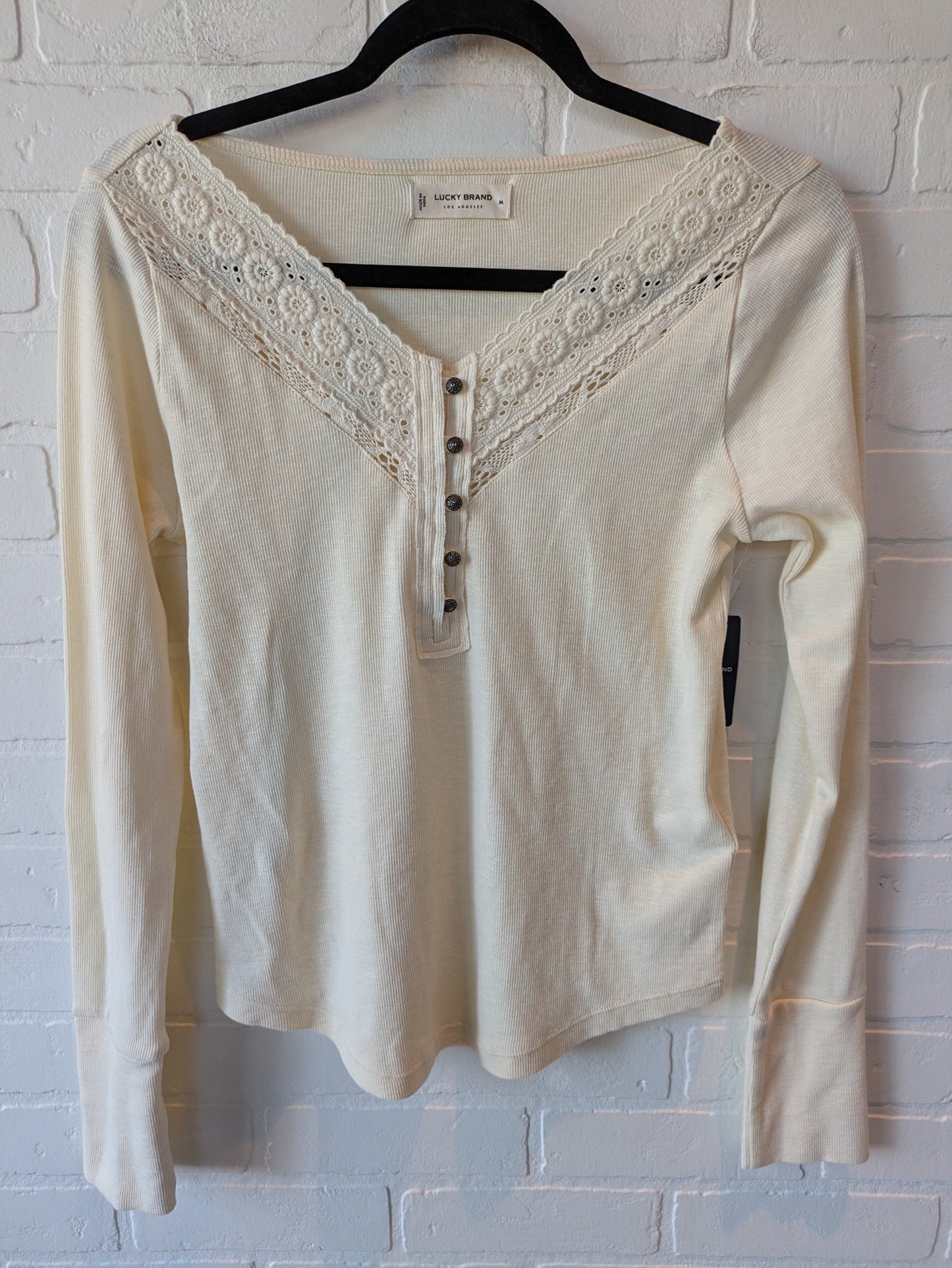 Top Long Sleeve By Lucky Brand In Cream, Size: M