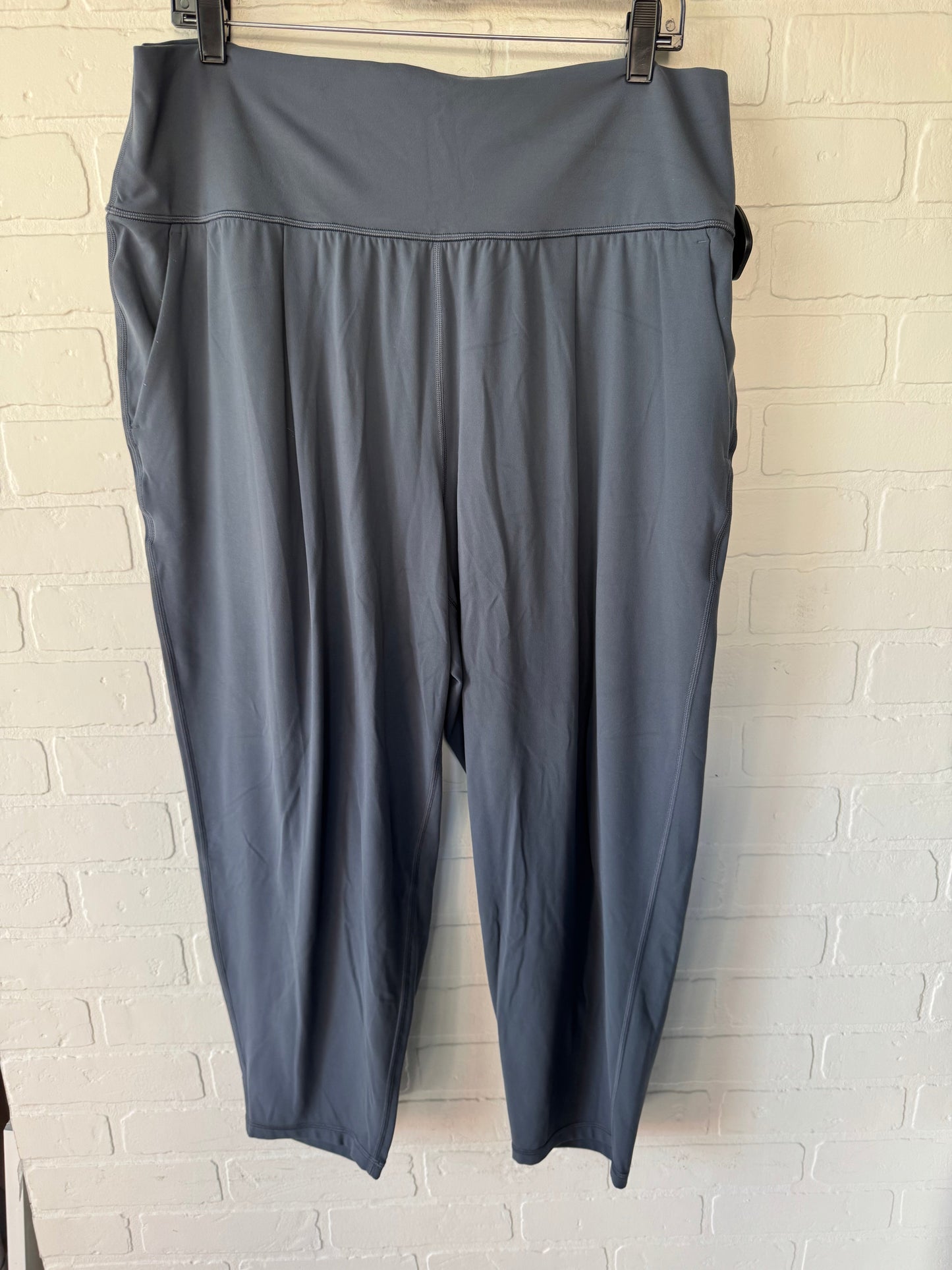 Athletic Pants By Athleta In Grey, Size: 18