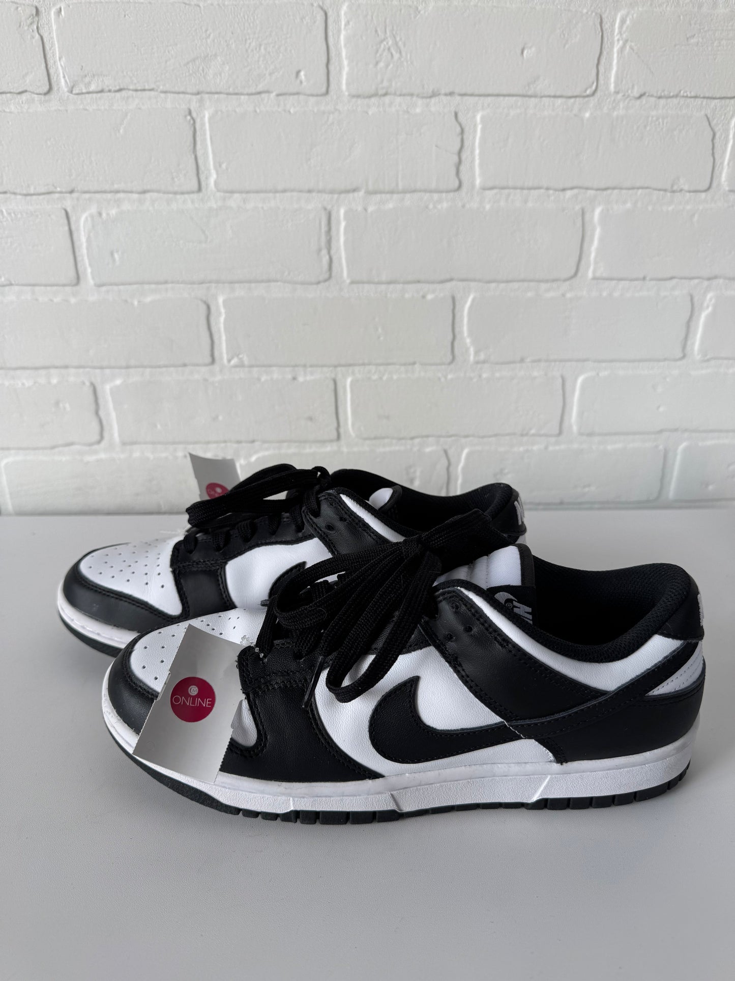 Shoes Sneakers By Nike In Black & White, Size: 9.5