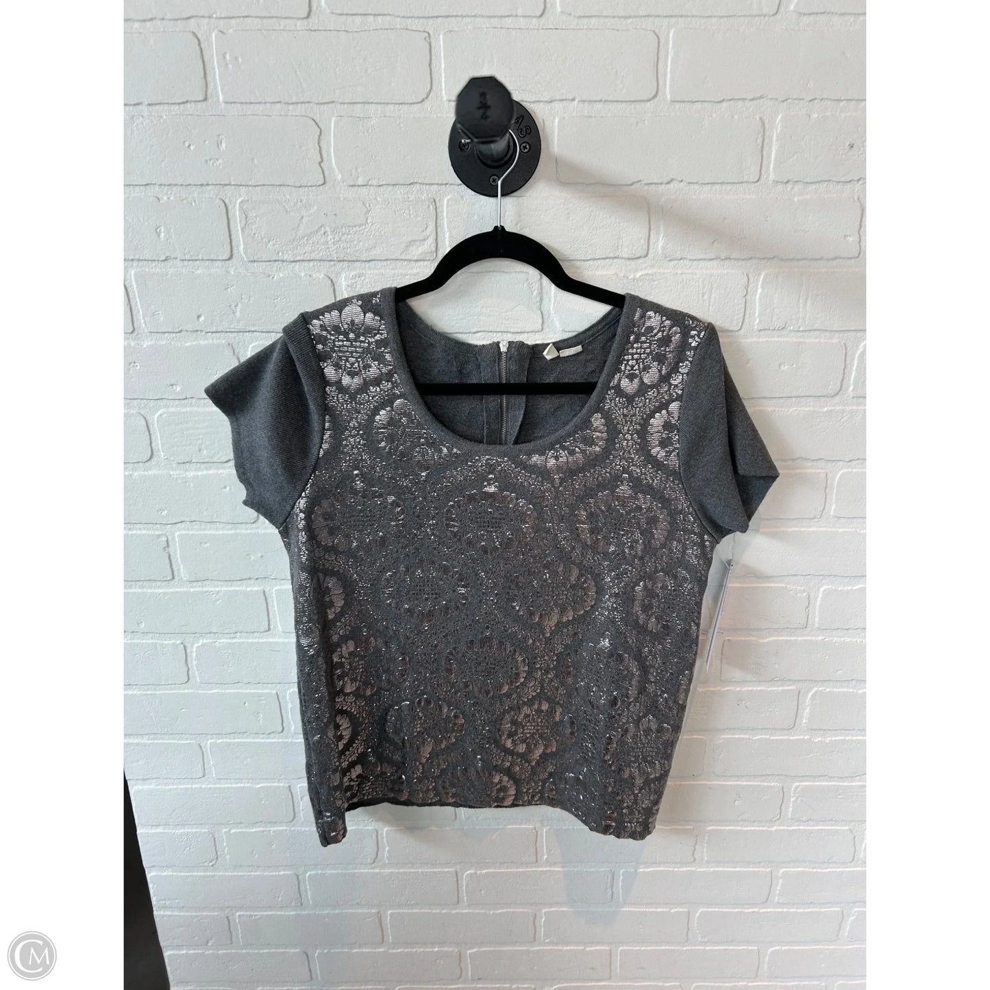 Sweater Short Sleeve By Moth In Grey & Silver, Size: M