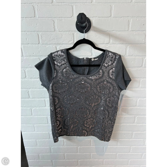 Sweater Short Sleeve By Moth In Grey & Silver, Size: M