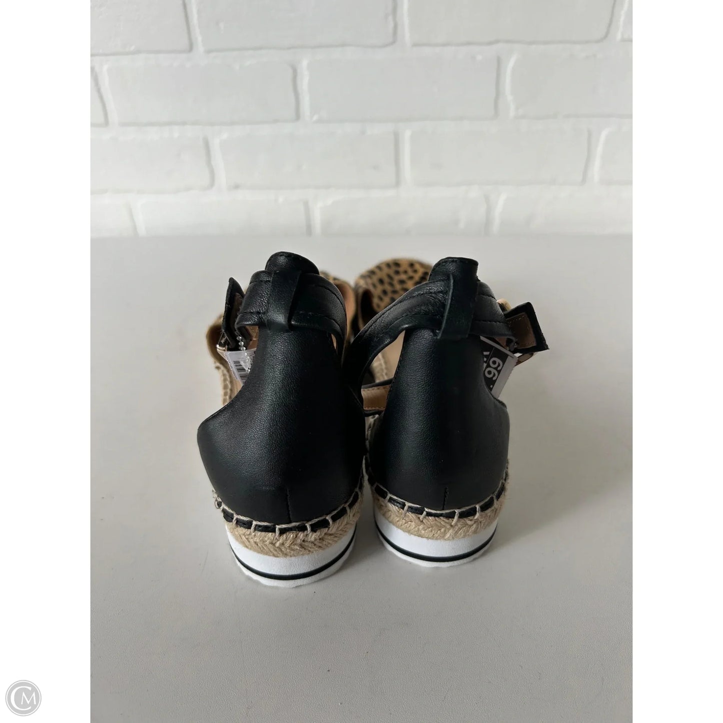 Shoes Flats By Gibson And Latimer In Black & Tan, Size: 8