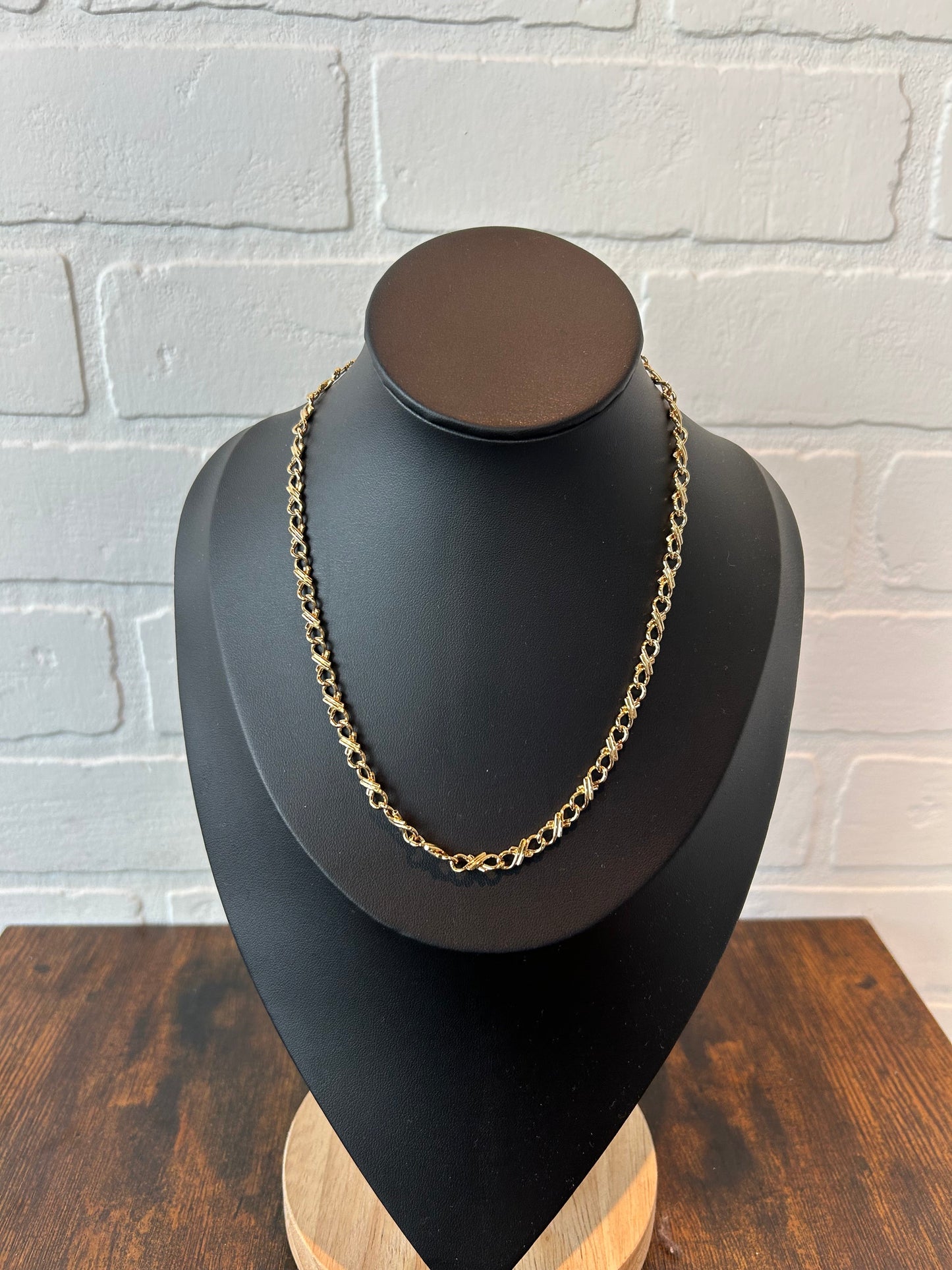 Gold Necklace Chain Clothes Mentor